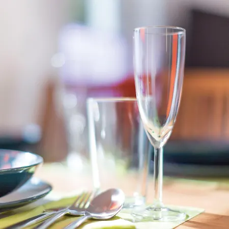 شقة 11 وارتبورغ *