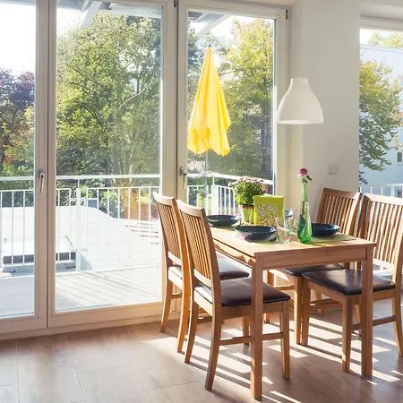 瓦尔特堡11号公寓 *